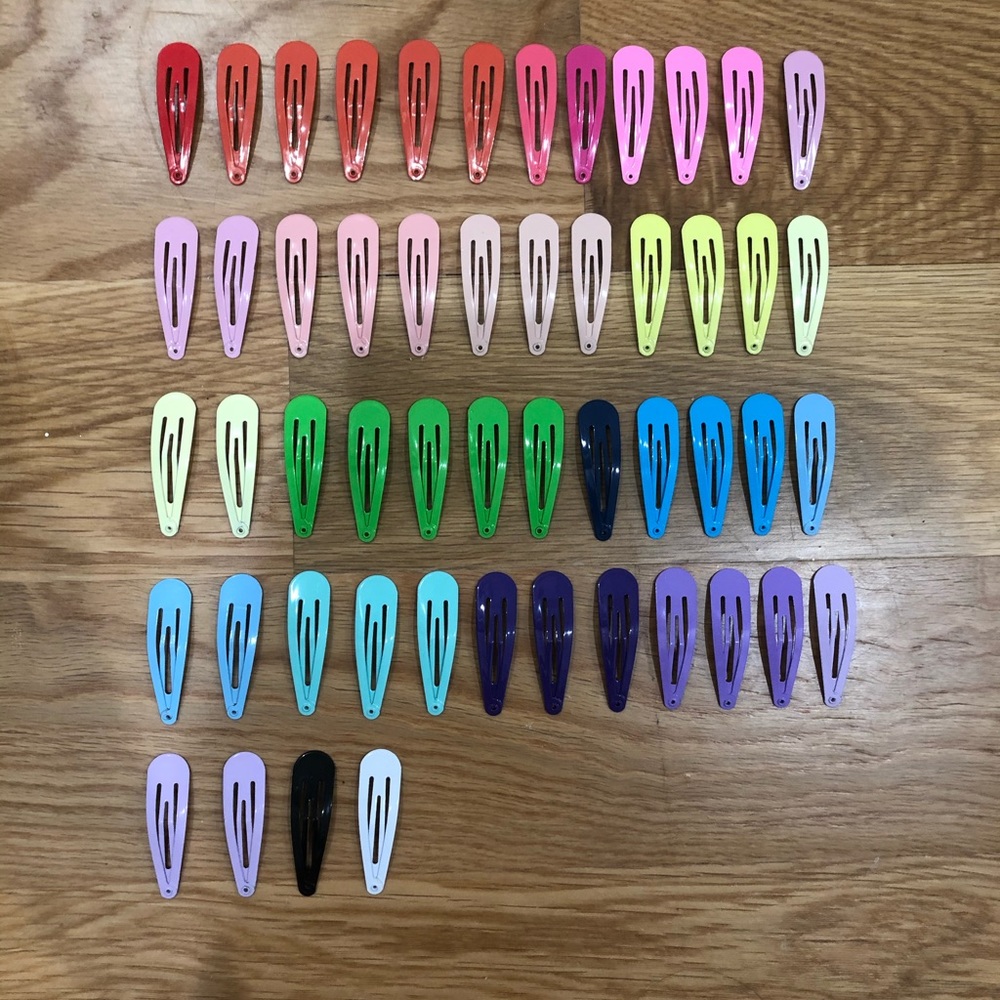 bundle of hair clips